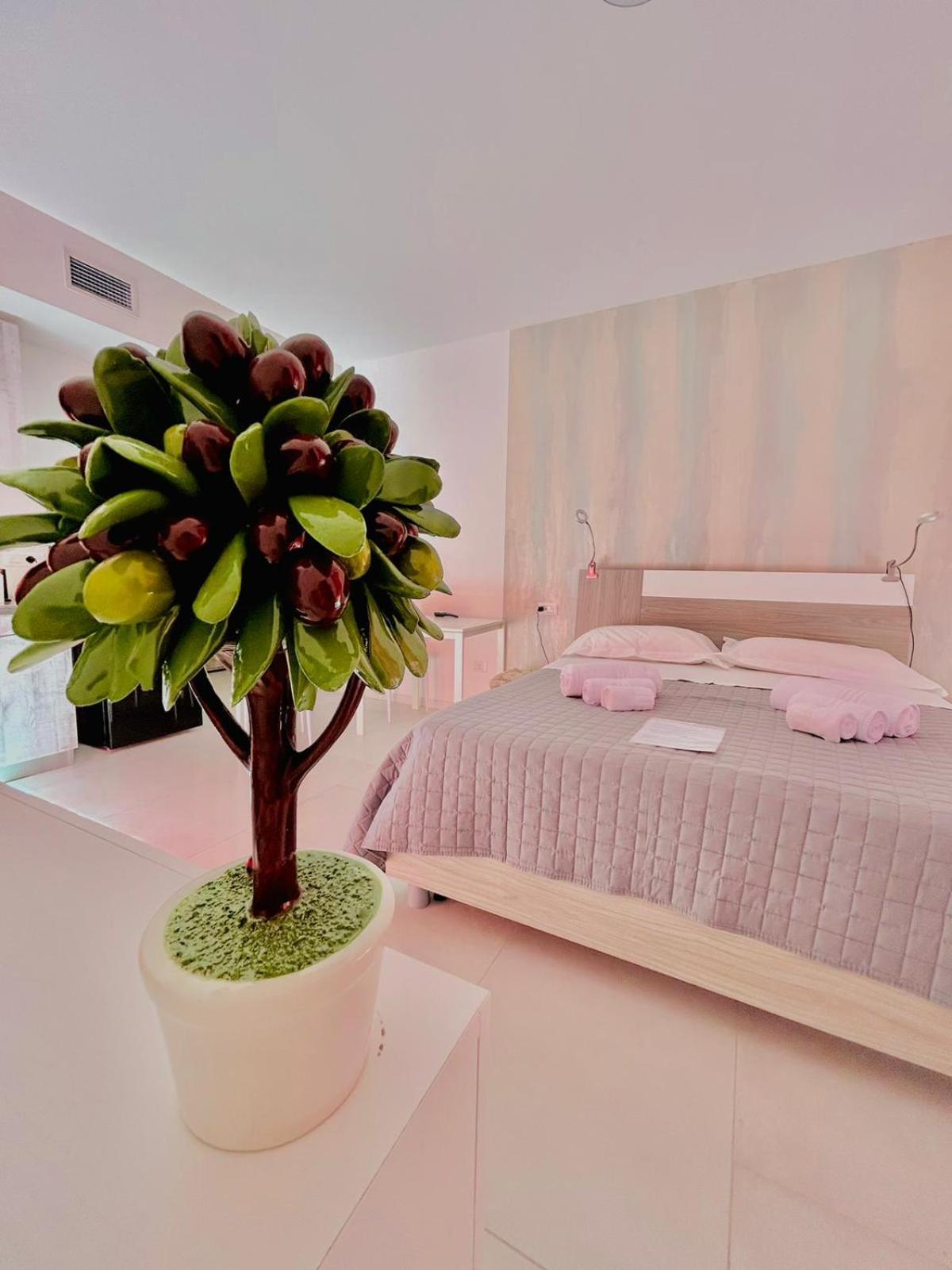 Aqua Marine B&B - Rooms And Apartments Мілаццо Екстер'єр фото