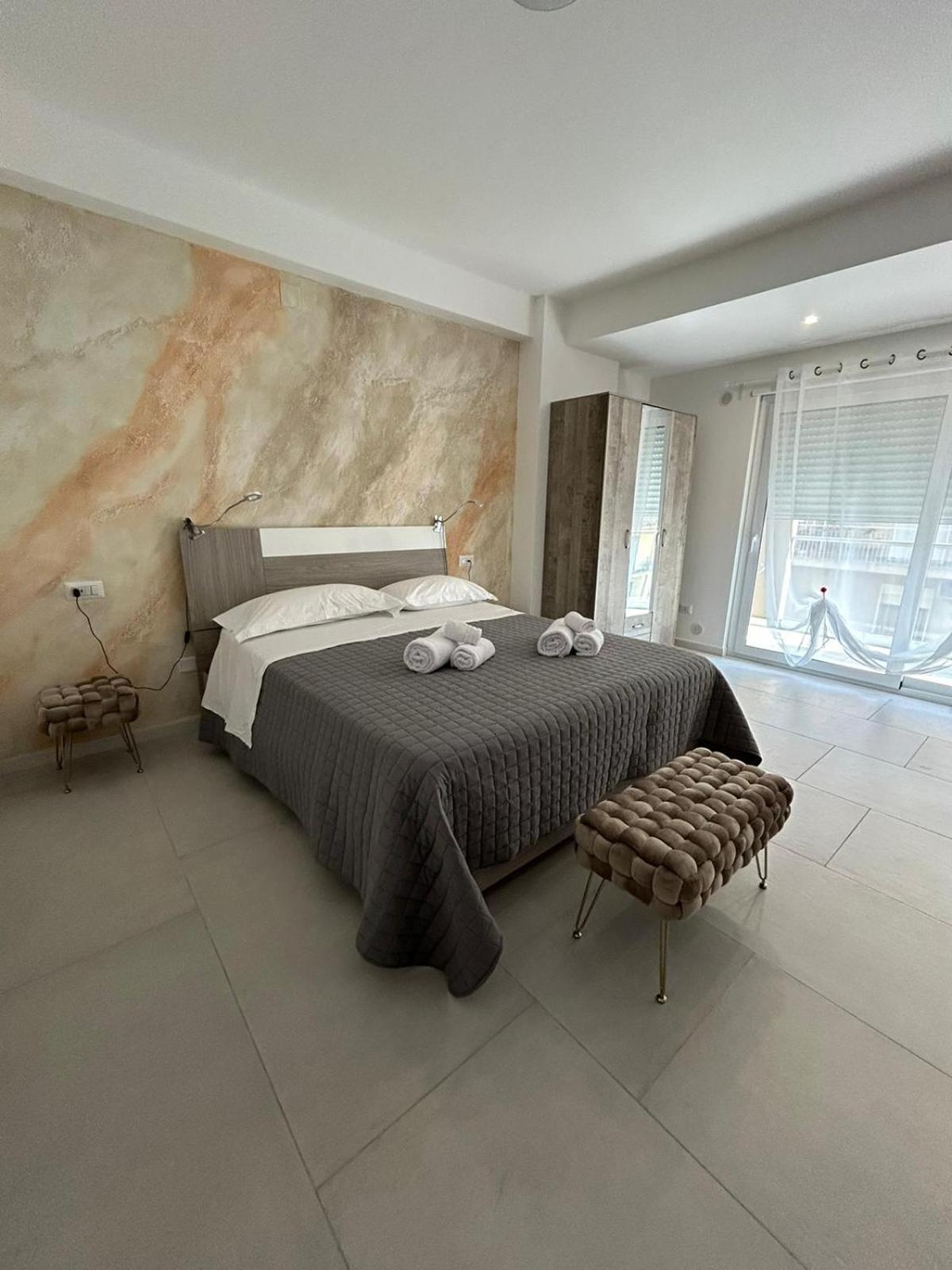 Aqua Marine B&B - Rooms And Apartments Мілаццо Екстер'єр фото