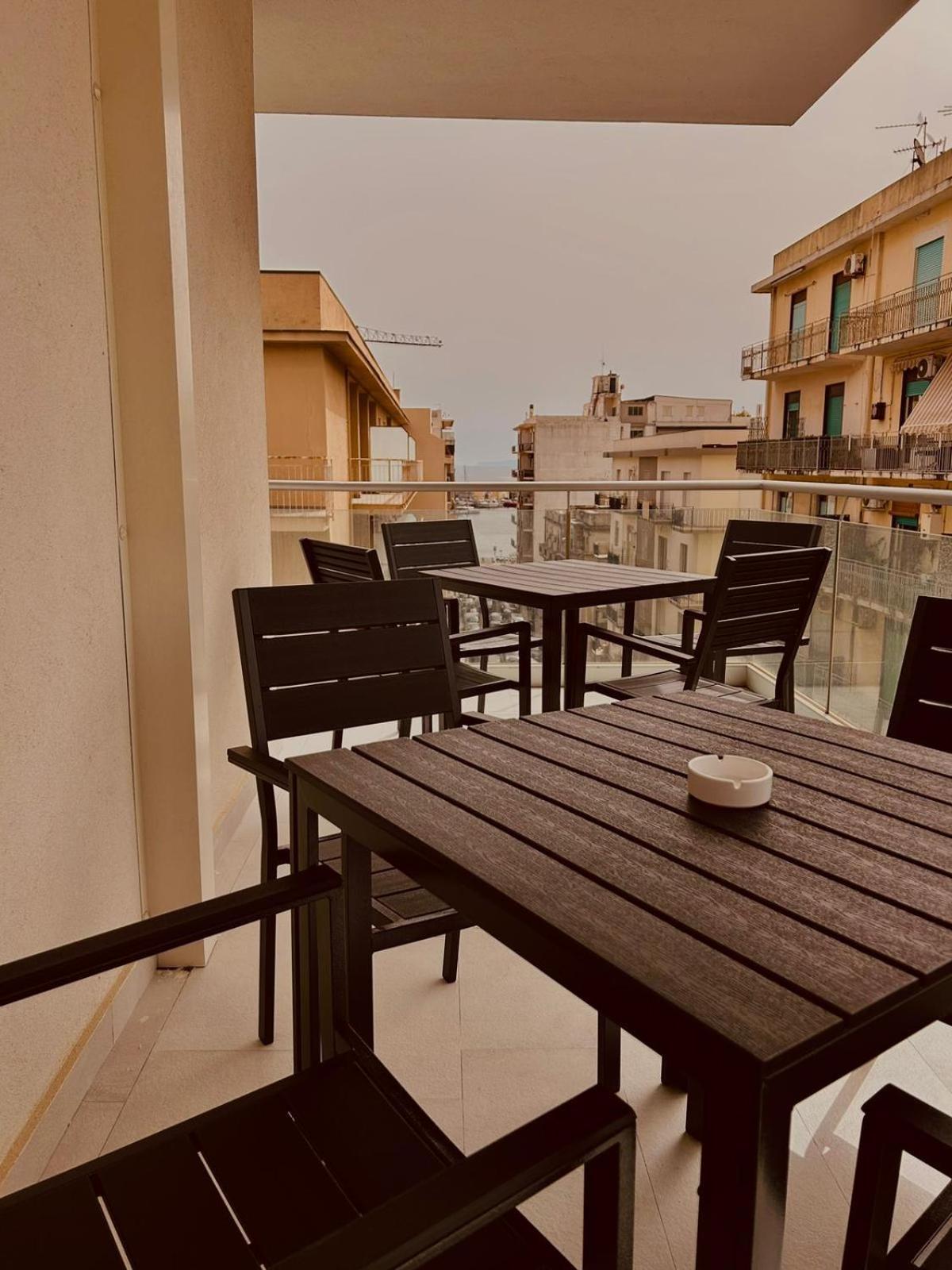 Aqua Marine B&B - Rooms And Apartments Мілаццо Екстер'єр фото