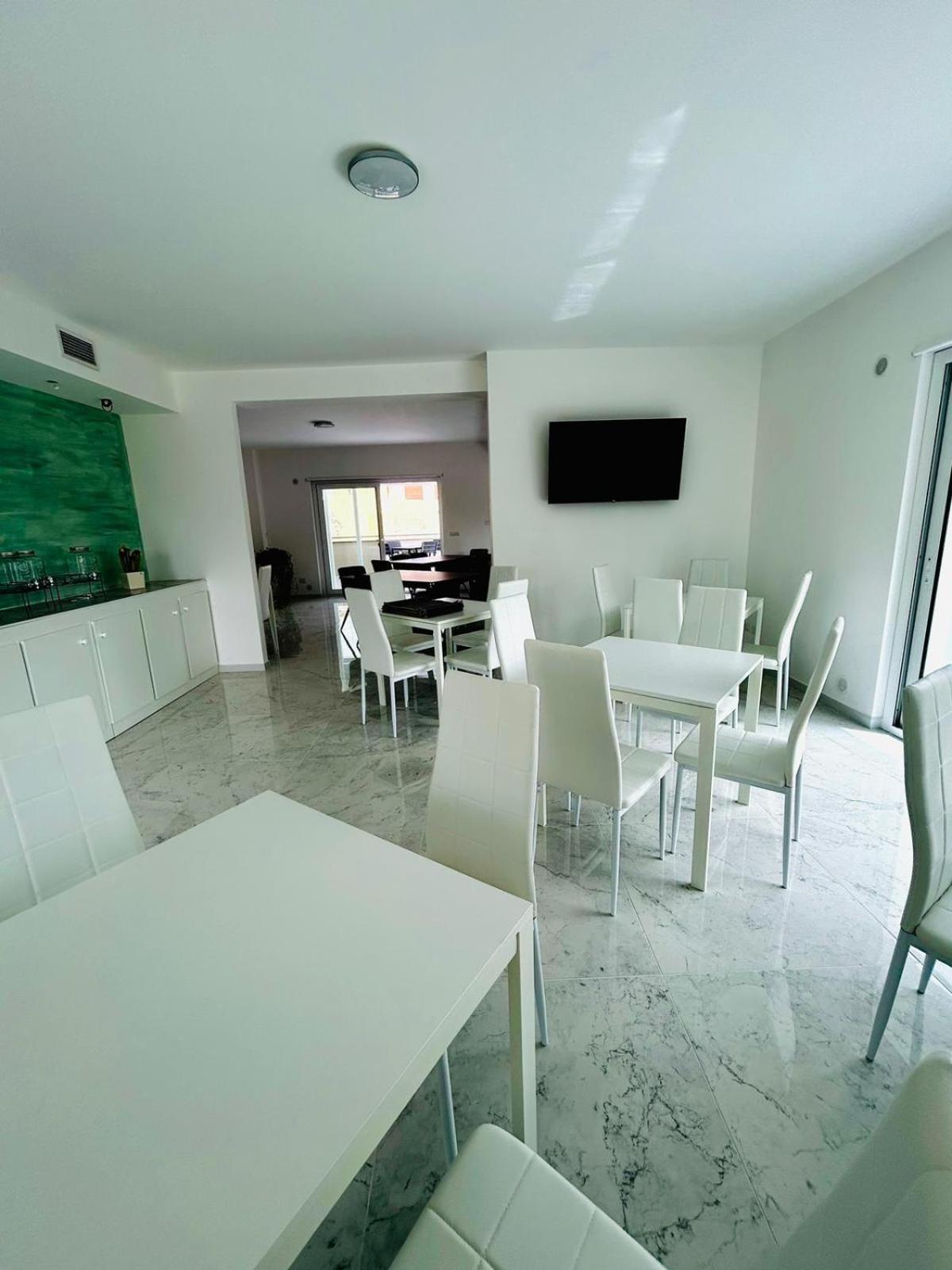 Aqua Marine B&B - Rooms And Apartments Мілаццо Екстер'єр фото