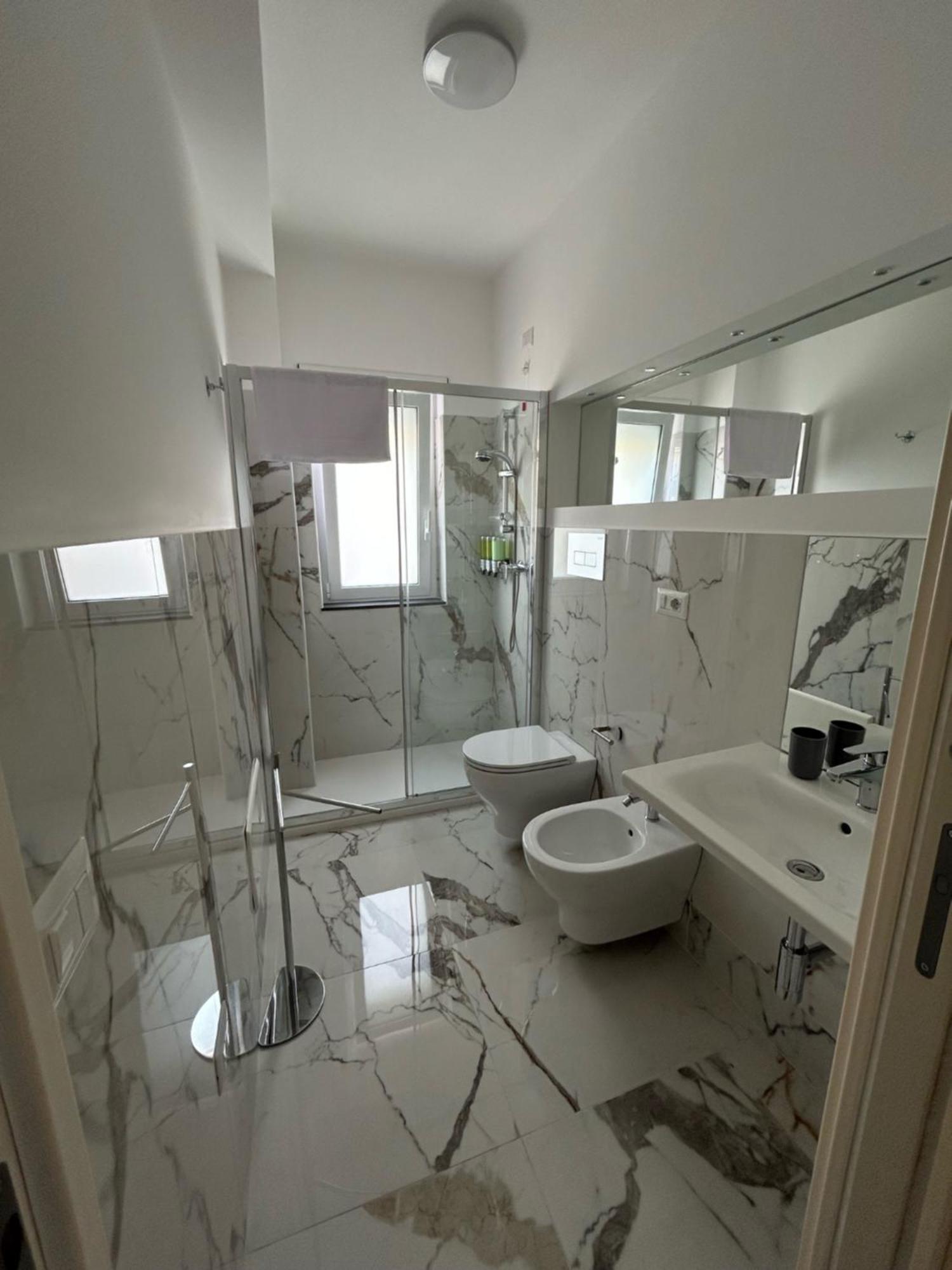 Aqua Marine B&B - Rooms And Apartments Мілаццо Екстер'єр фото