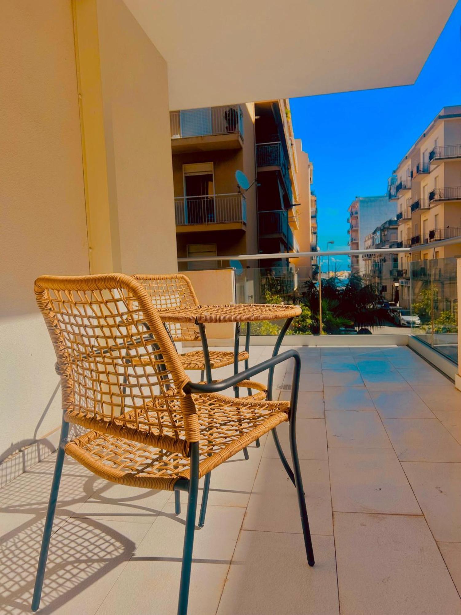 Aqua Marine B&B - Rooms And Apartments Мілаццо Екстер'єр фото